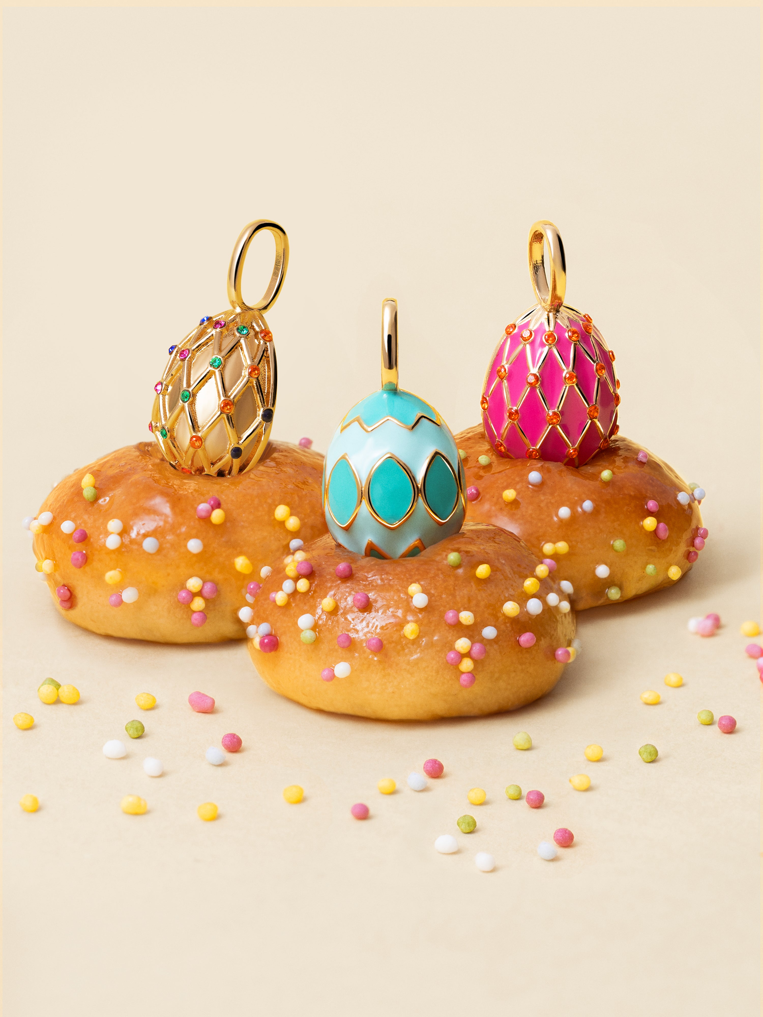 Charm Easter Egg Pink Baño Oro