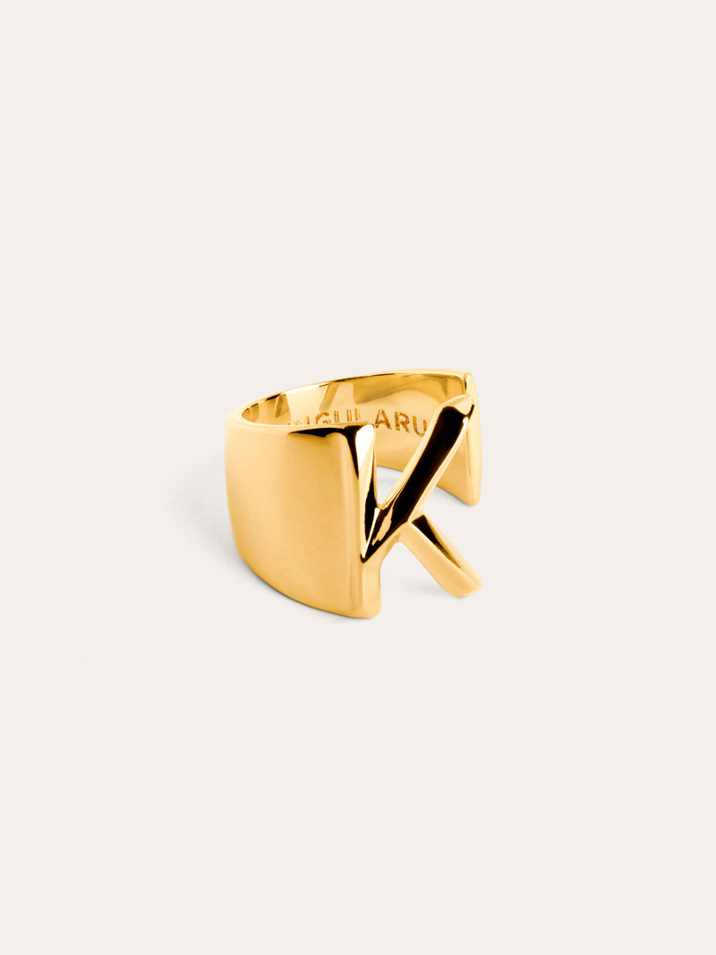 Anel Personalizado Letter Signet Banho de Ouro