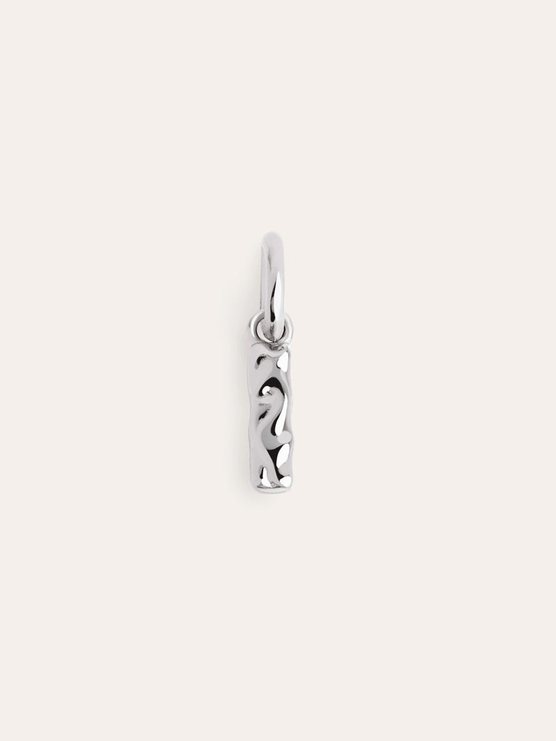 Letter Organic Charm Silber