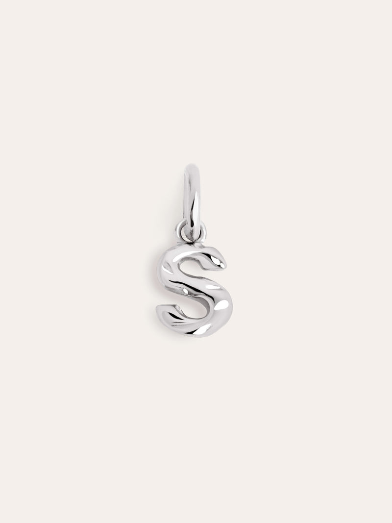 Letter Organic Charm Silber