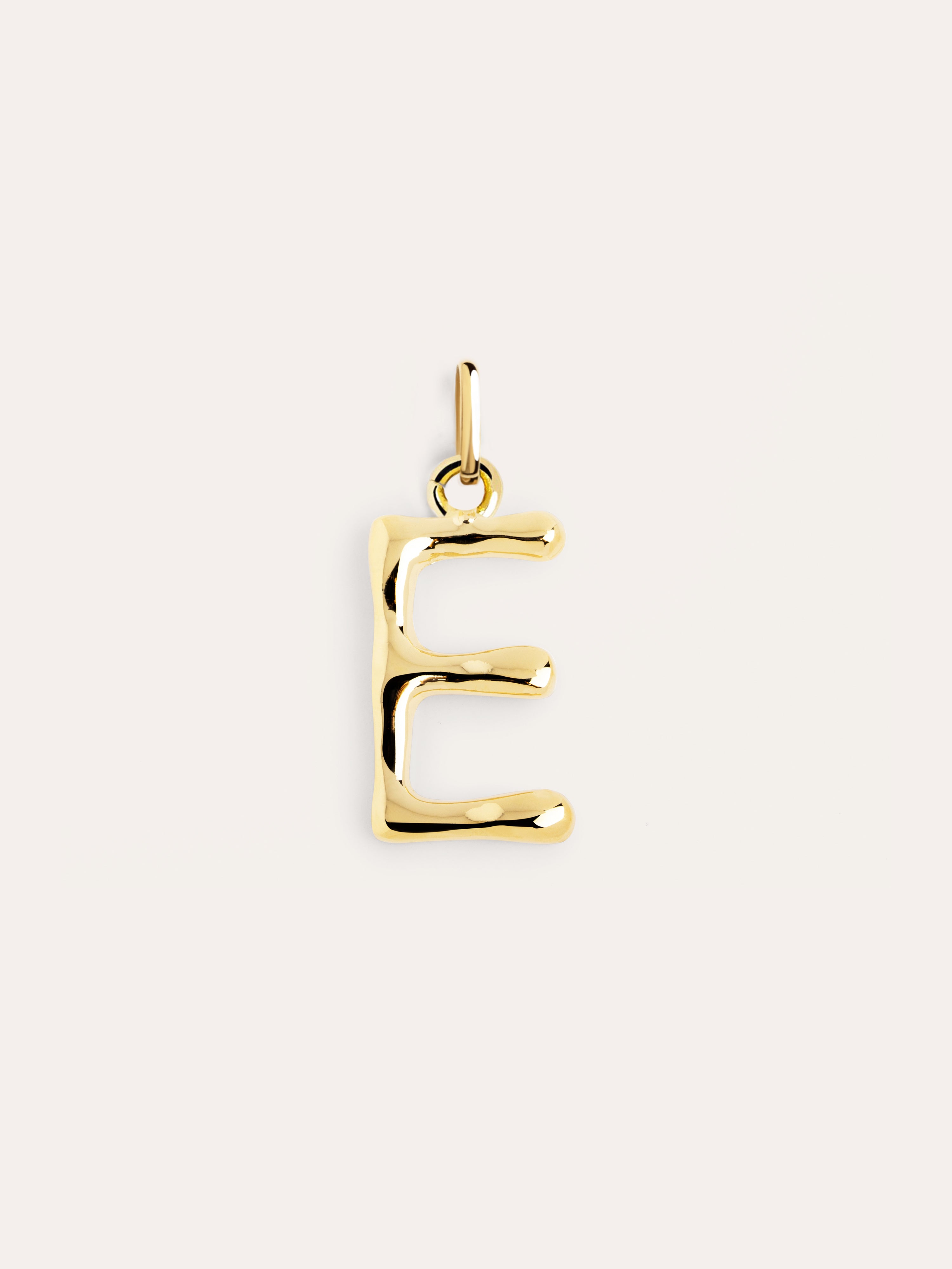 Charm Letter XL Baño Oro