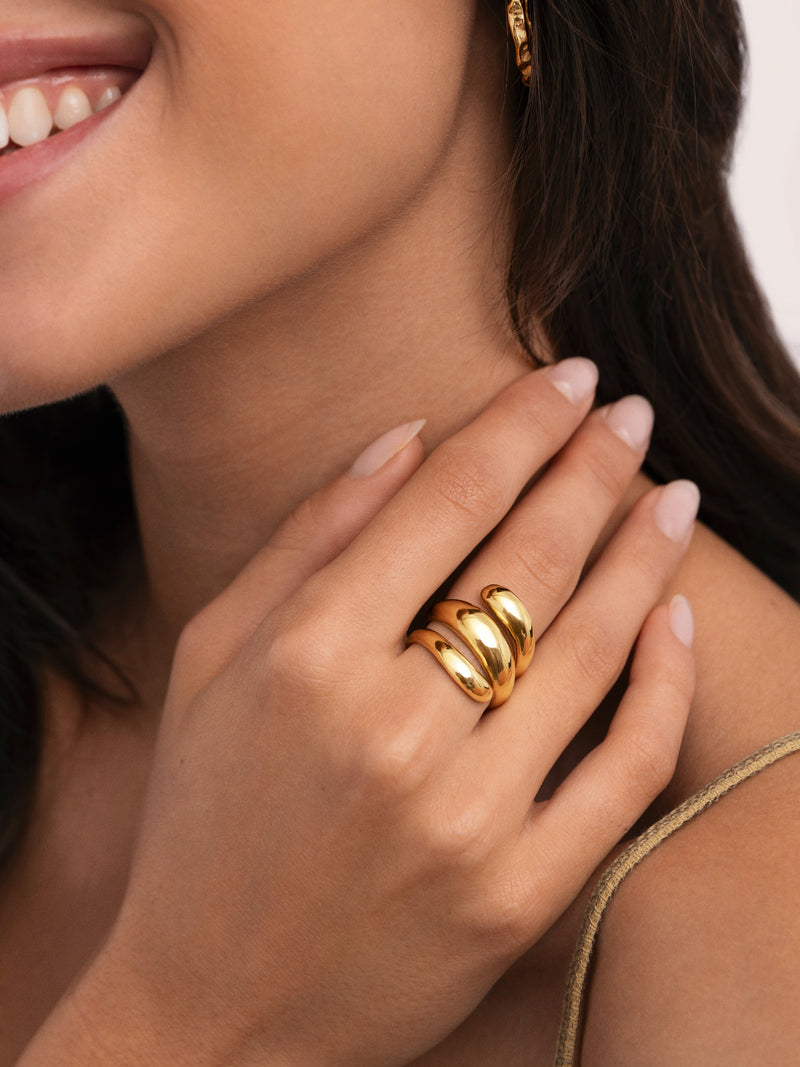 Ring mit Schlaufe aus Stahl, vergoldet