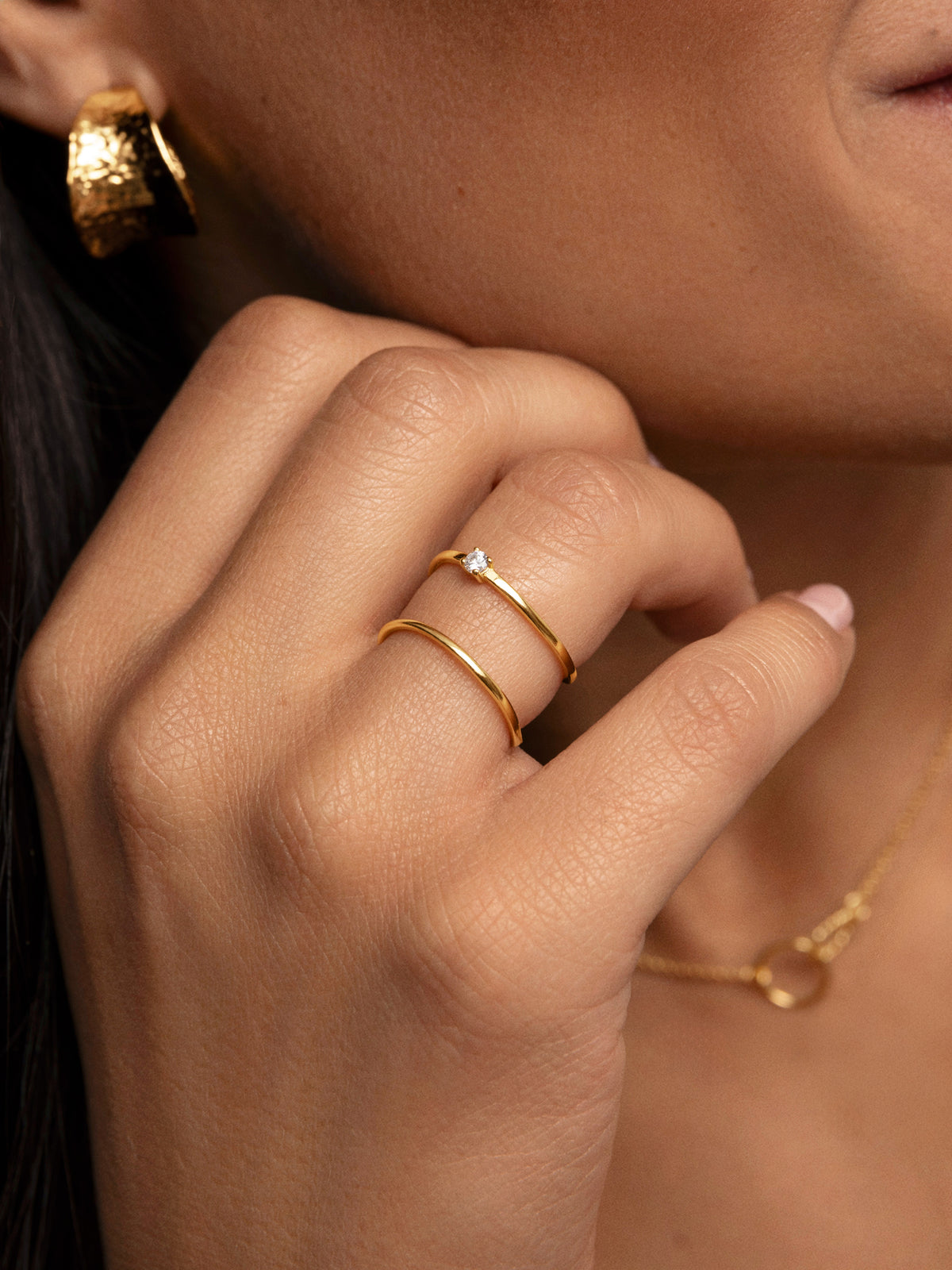 Bague Spiral Spark Plaqué Or - puesto en modelo