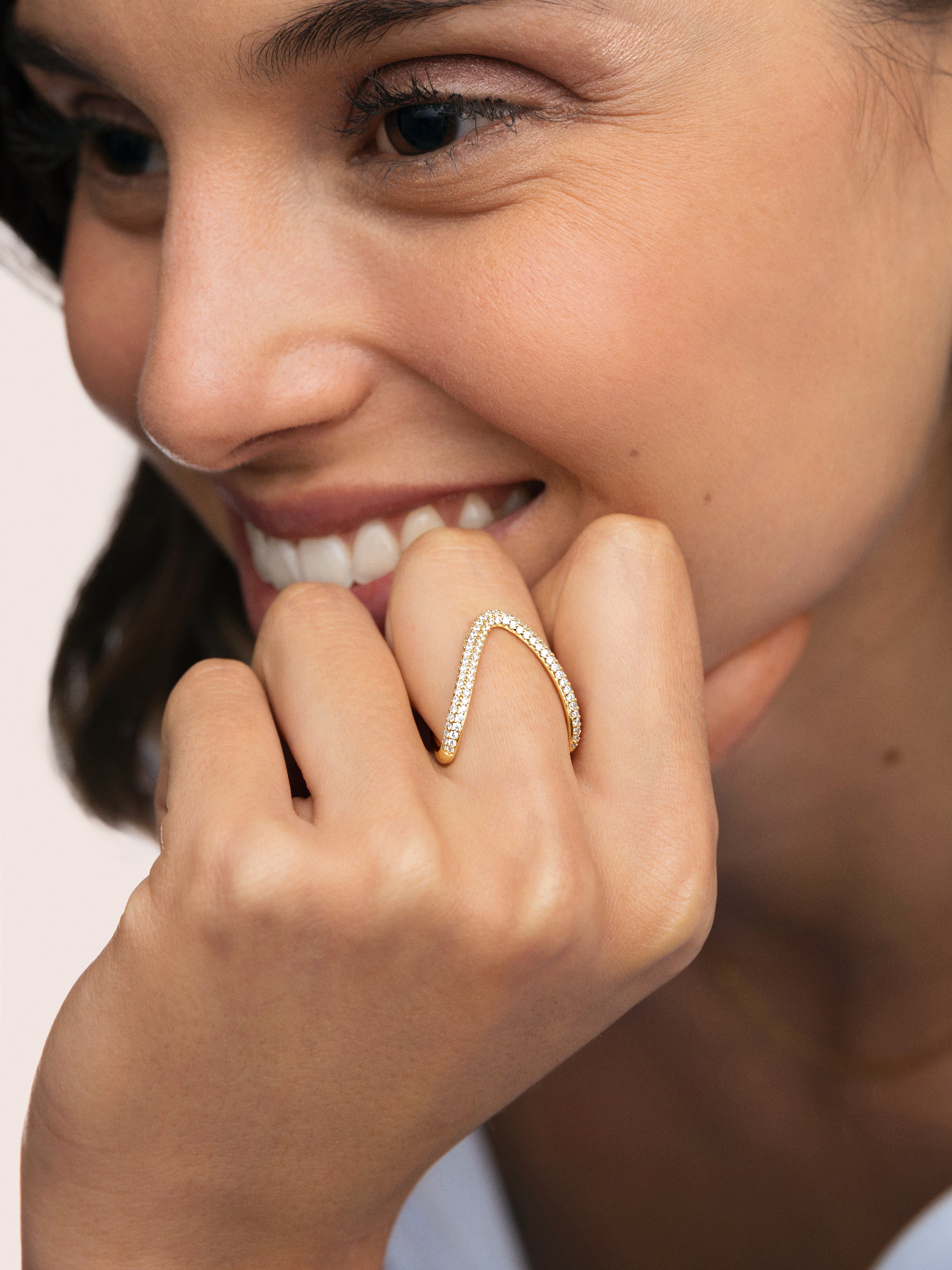 Scarlett V Gold Ring