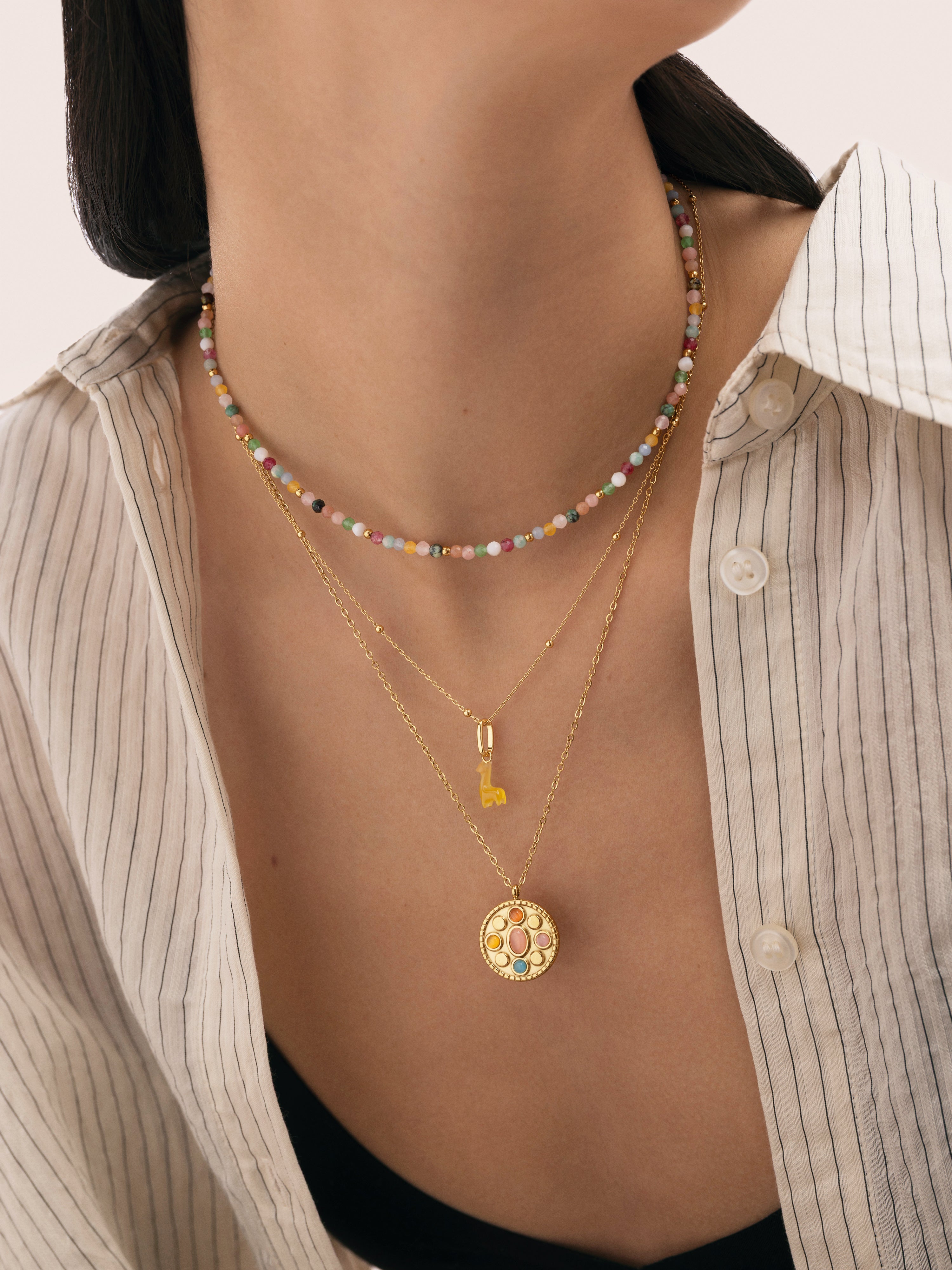 Collar Medallion Five Stones Acero Baño Oro