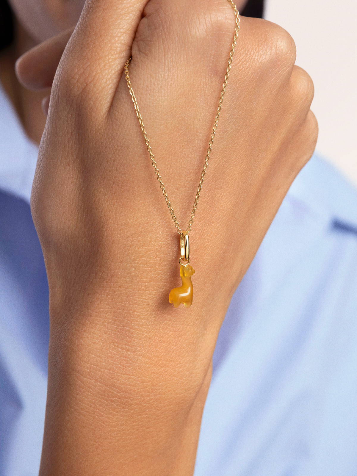 Charm Llama Stone Plata Baño Oro - vista 6