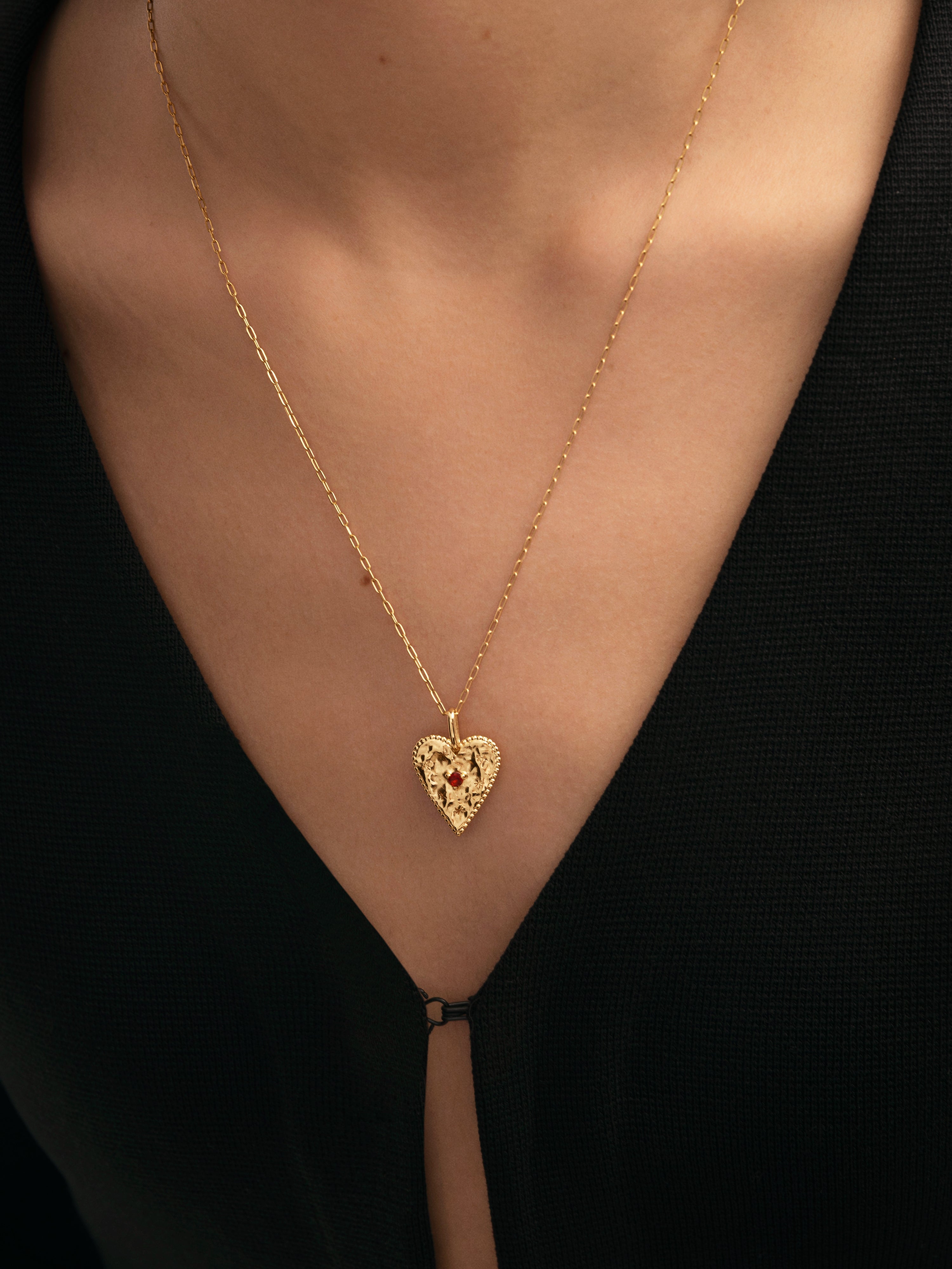 Charm Raw Heart Baño Oro