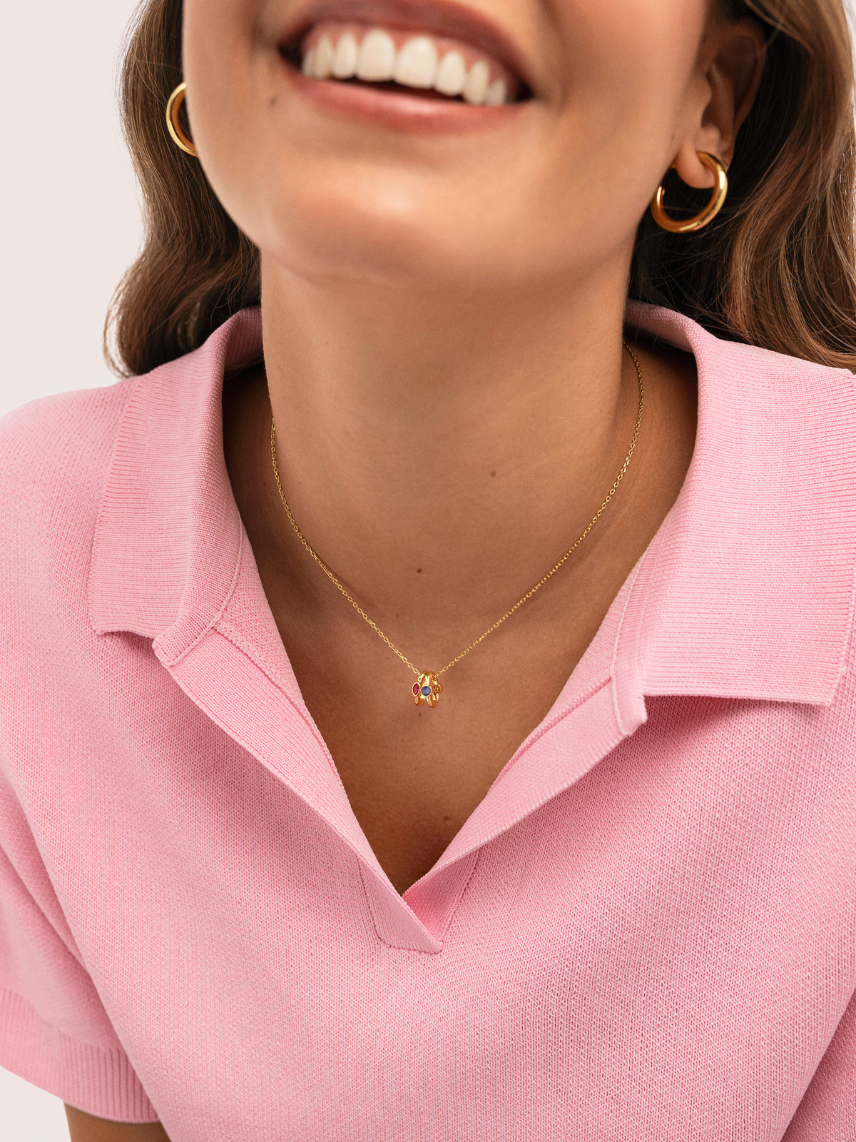 Collana Family Alma Placcata Oro - puesto en modelo