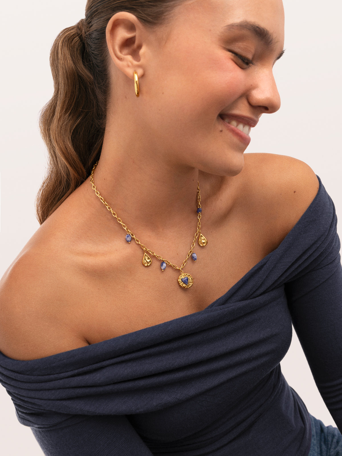 Cyanite Denim Multicharms Gold-Plated Steel Necklace - vista 4