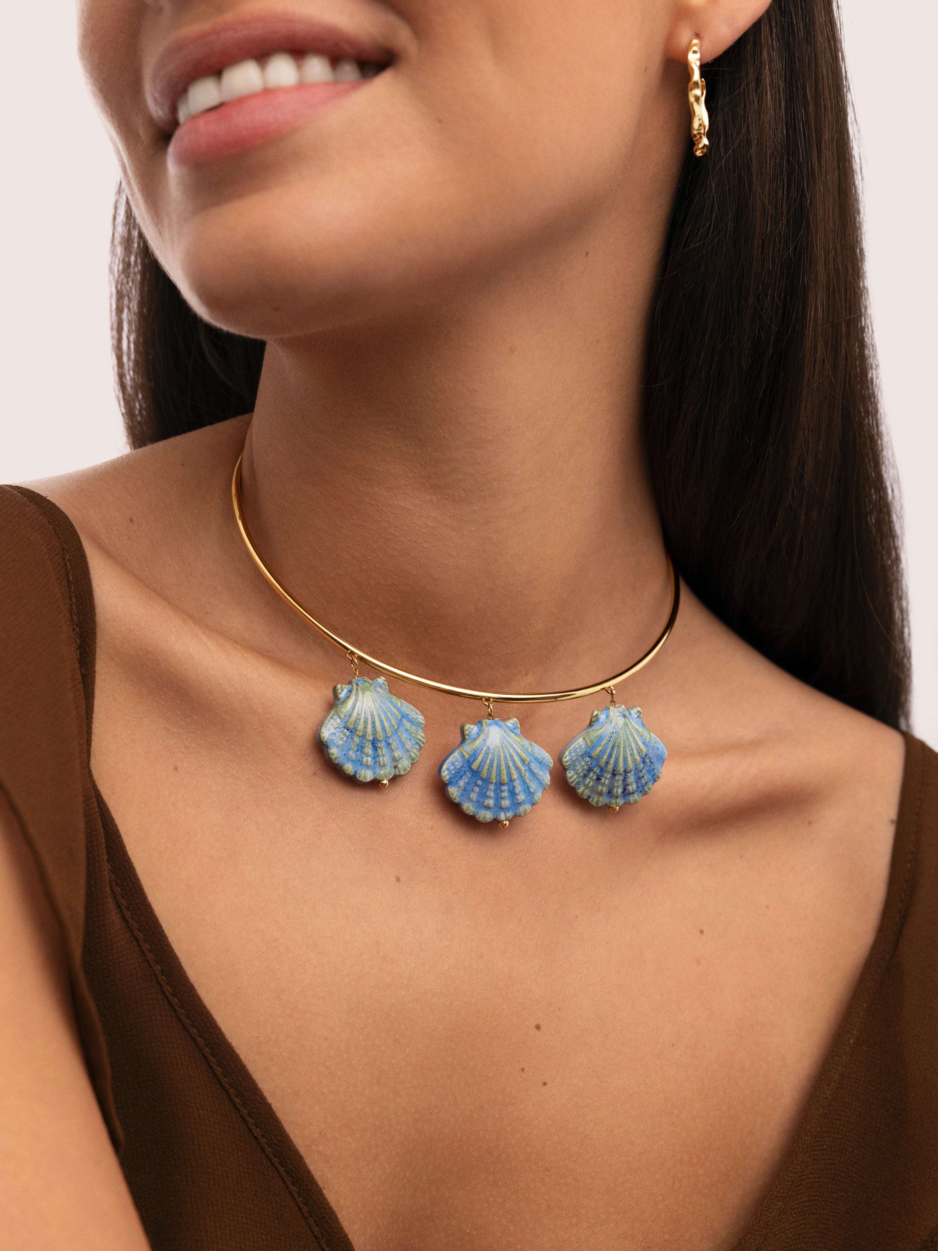 Choker Shelly Blue Aço Banho Ouro
