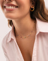 Collar Sophie Colors Acero Baño Oro - puesto en modelo