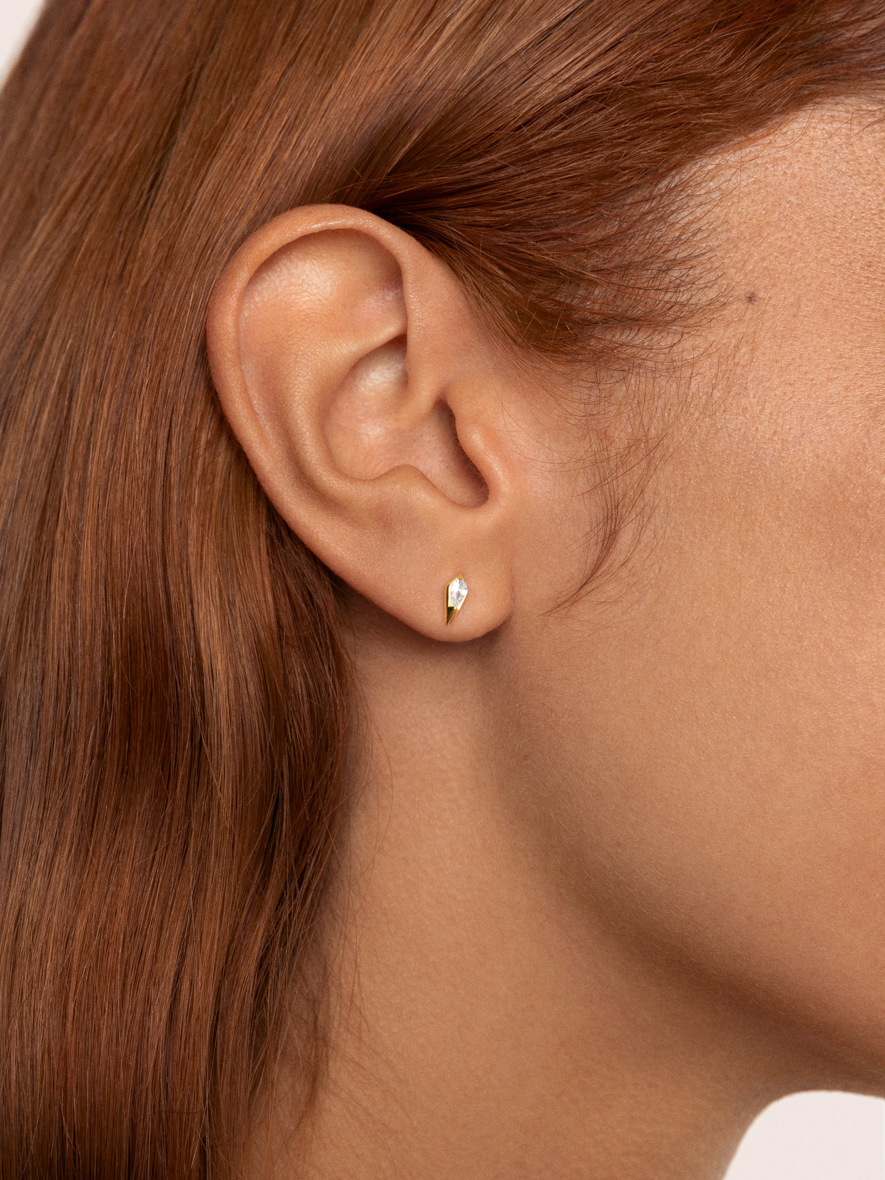 Sleek Gold Single Earring