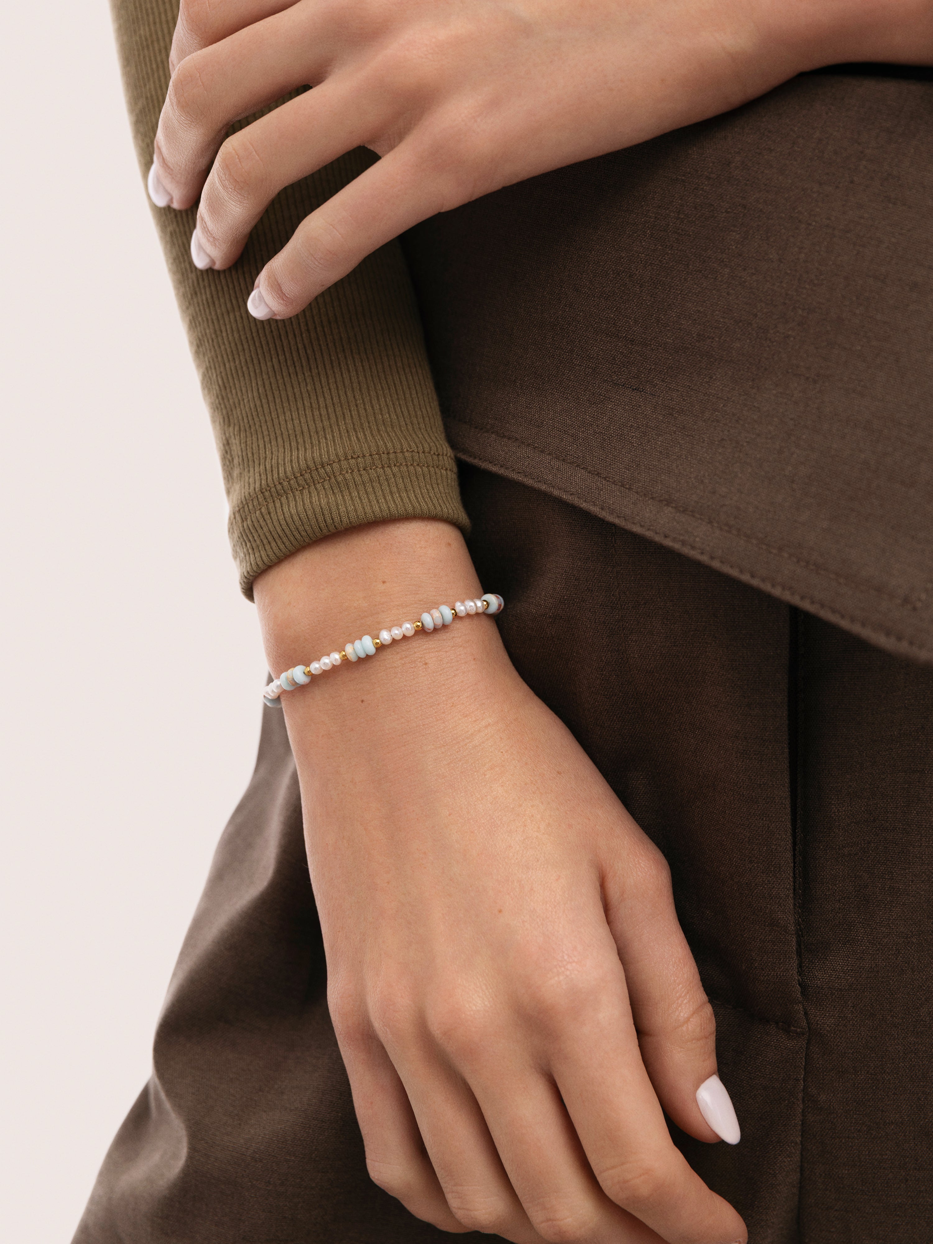 Daylight Pearls Stainless Steel Gold Bracelet