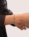 Brazalete Leonor Baño Oro - puesto en modelo