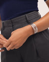 Odyssee Armreif aus Stahl - puesto en modelo