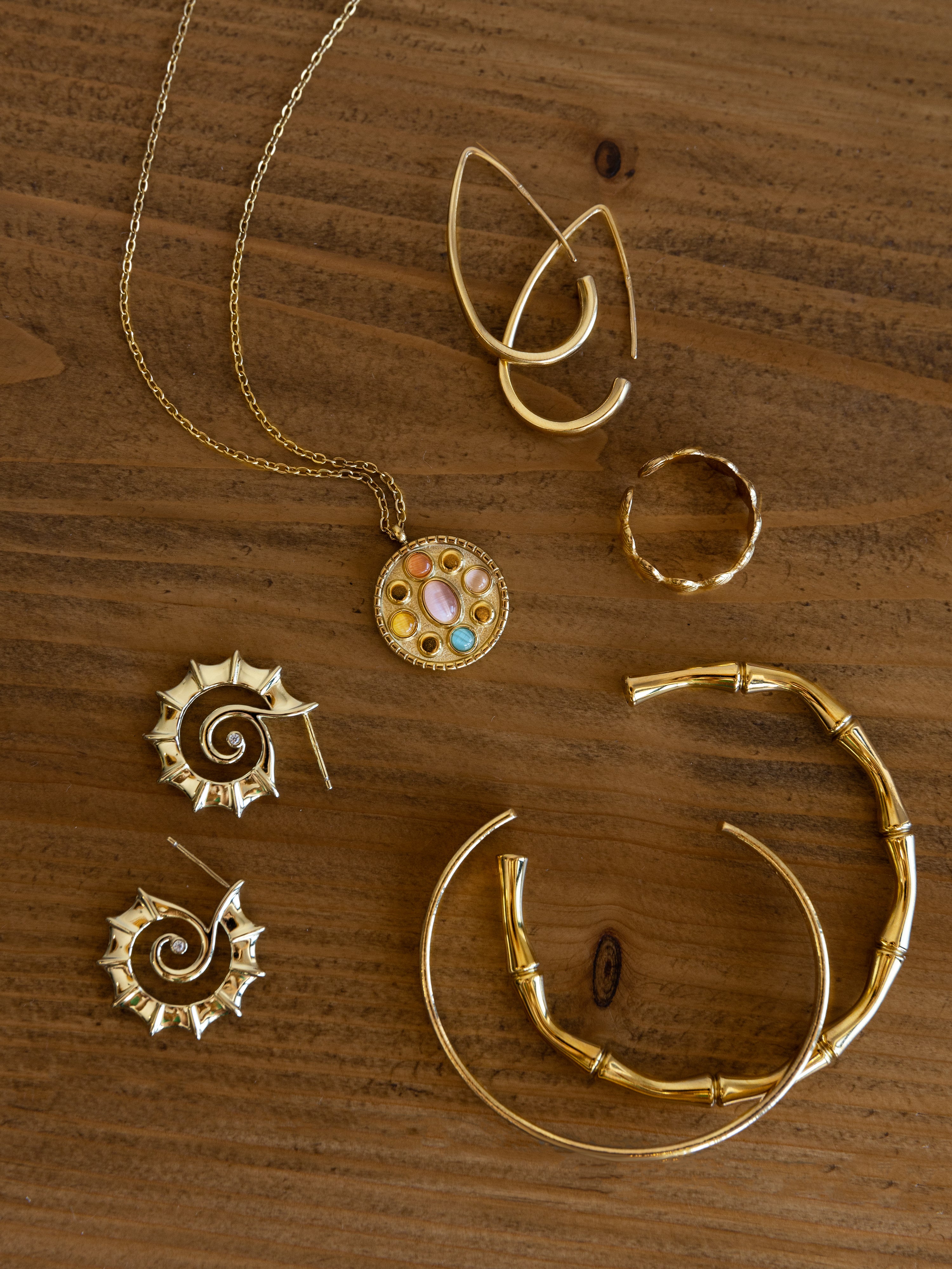 Medallion Five Stones Stainless Steeel Gold Necklace