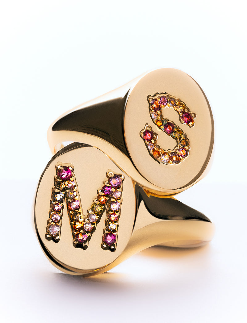 Anel Personalizado Signet Letter Colors Banho de Ouro