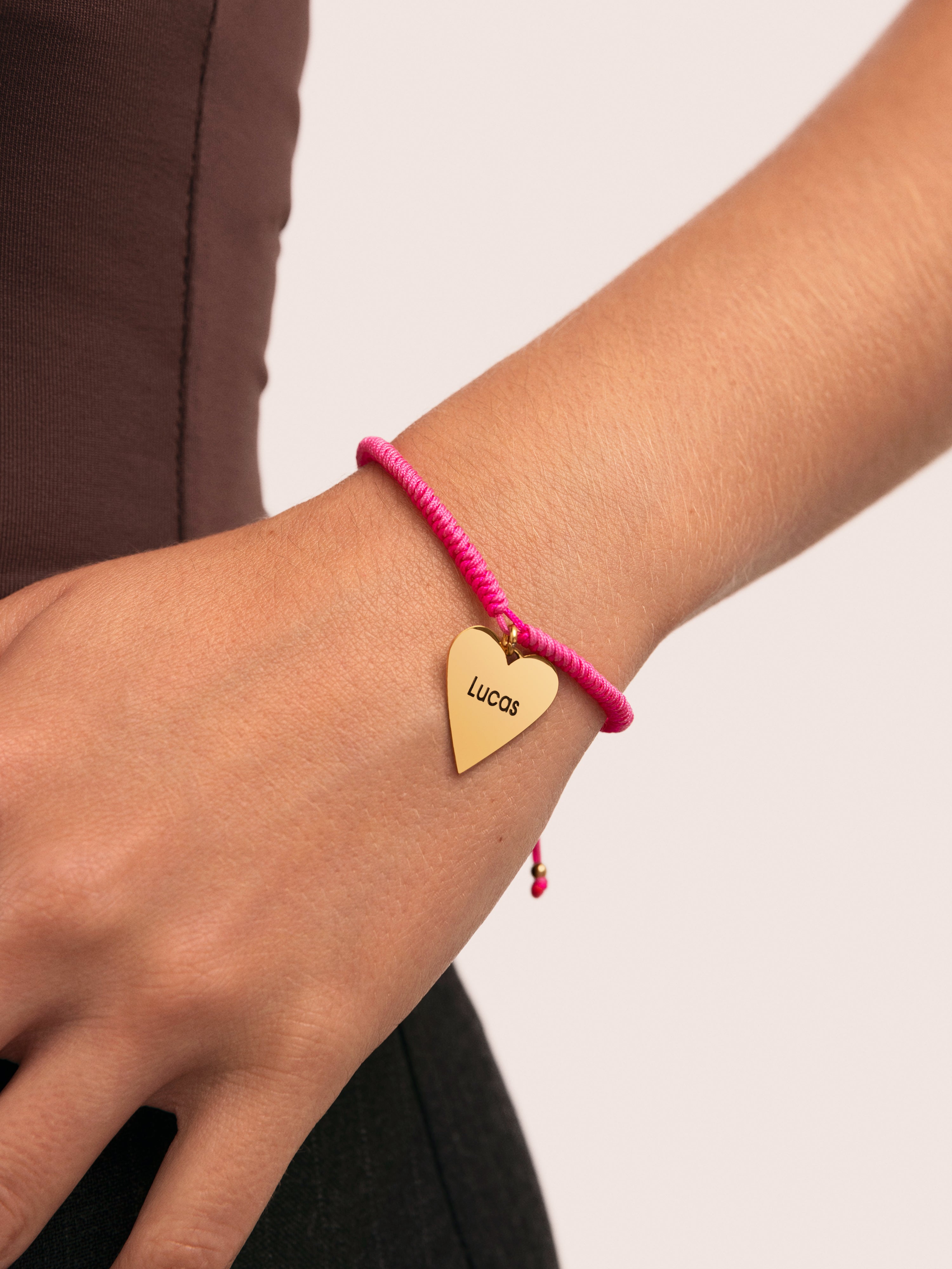 Pulseira Personalizada Coração Pink Aço Banho de Ouro
