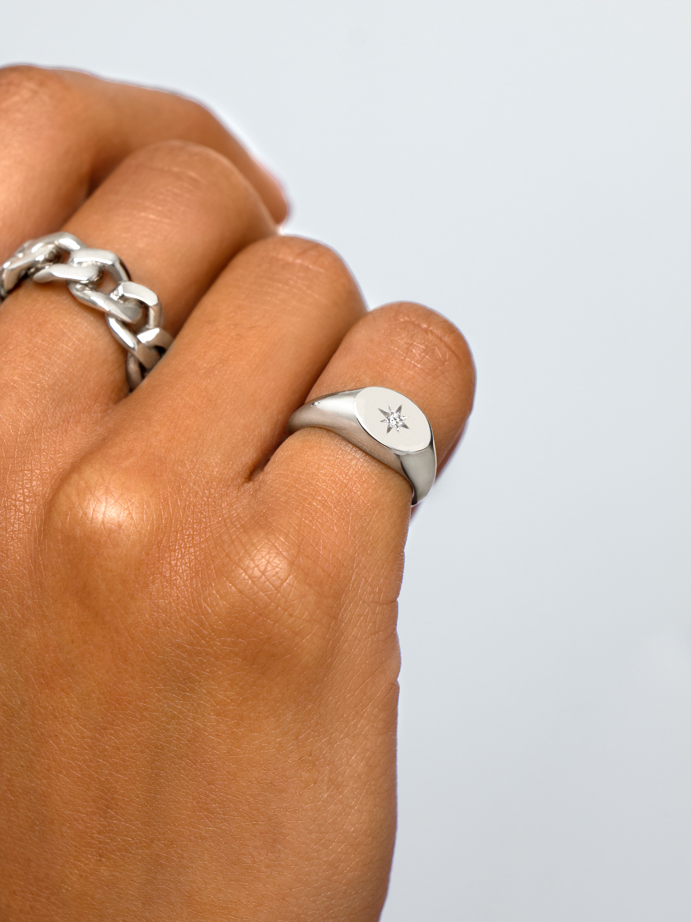 Anillo Signet Polar Star Meñique Puesta
